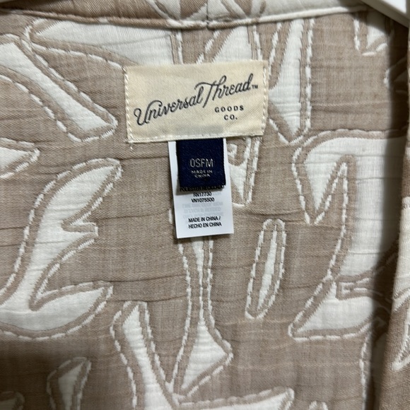 Universal Threads - Picture 4 of 4